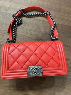 Chanel Boy Bag Medium Red Calfskin